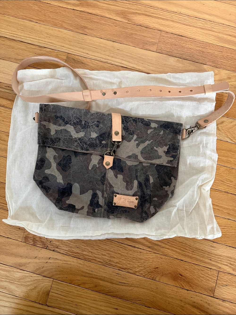 New !! Joji & Co camouflage bag . Rare
